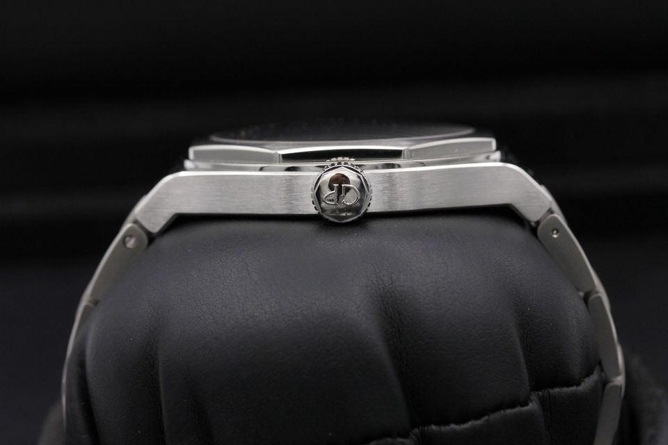 Girard Perregaux Laureato 81010-11-634-11A Image 3